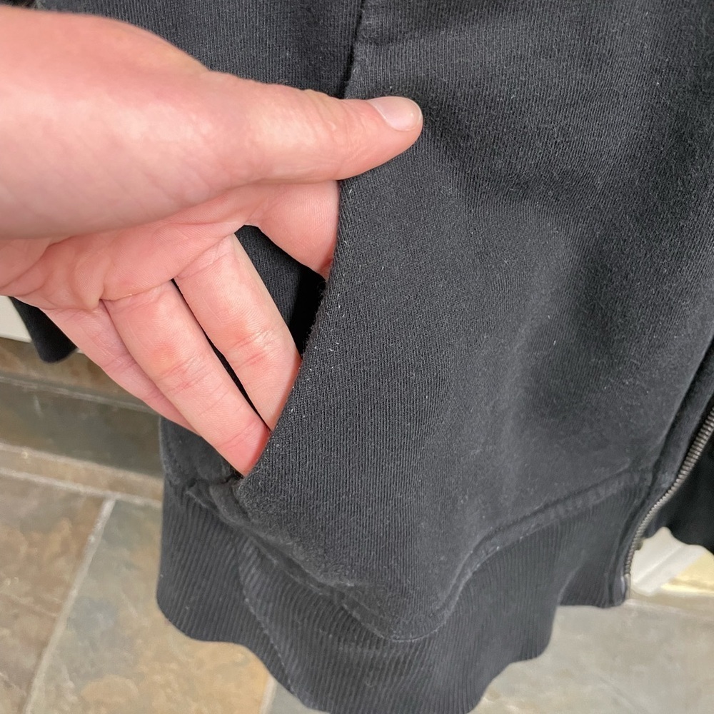 Lululemon zip up sweatshirt - size 10 - Picture 4 of 8
